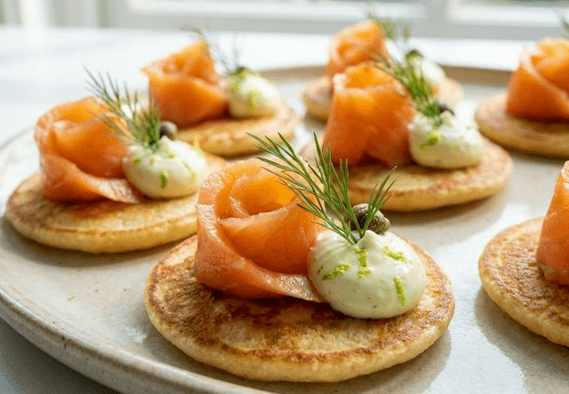 Mini-Blini Lohella & Limekreemillä (25g)